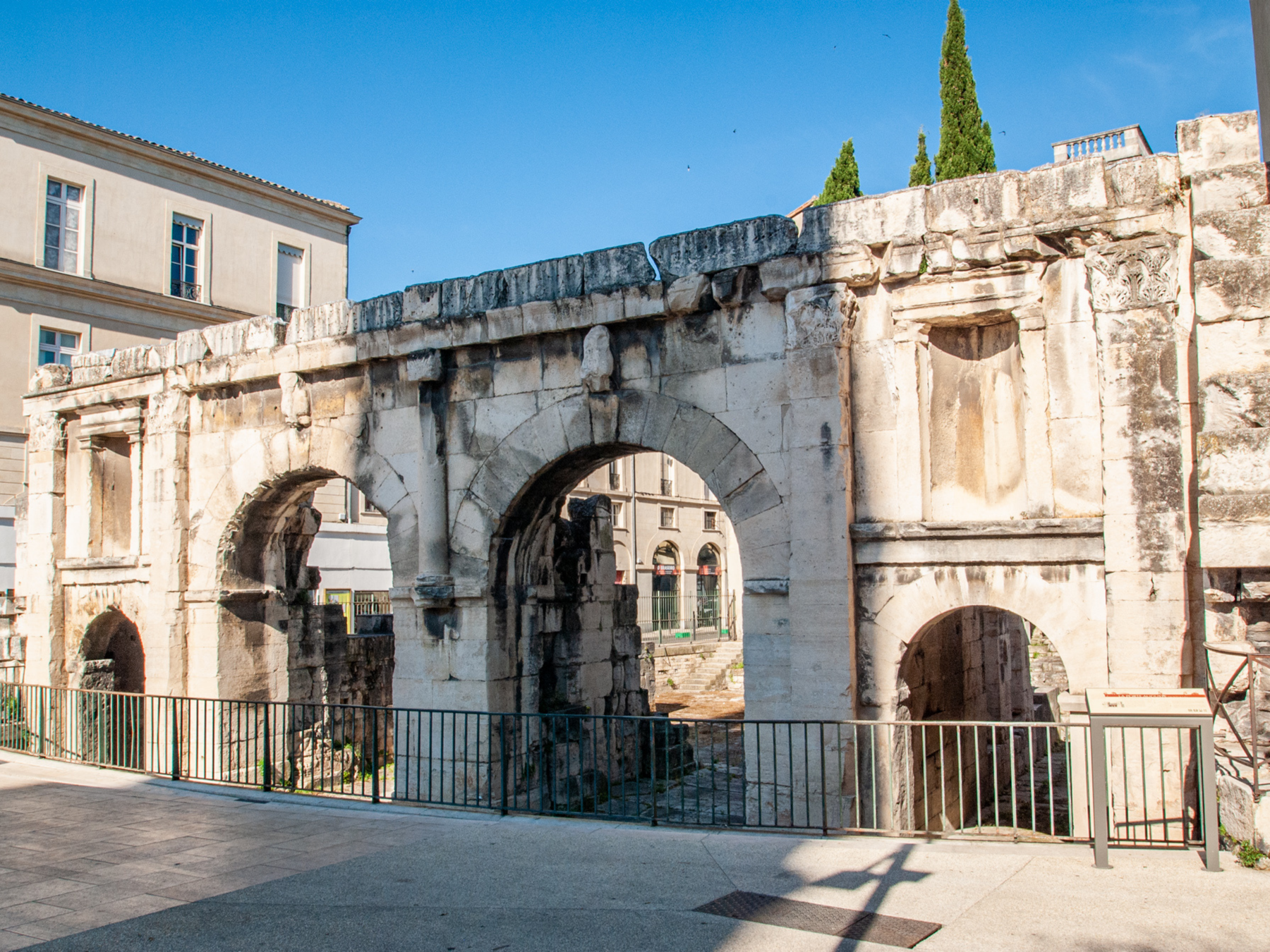 Porte d’Auguste